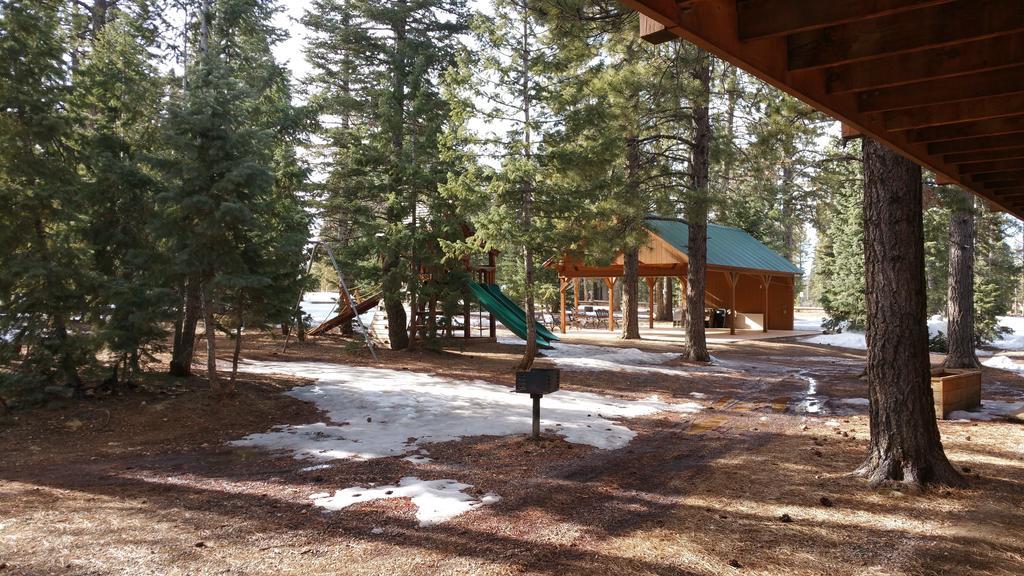 Pinewoods Resort And Rv Park Duck Creek Village Cameră foto